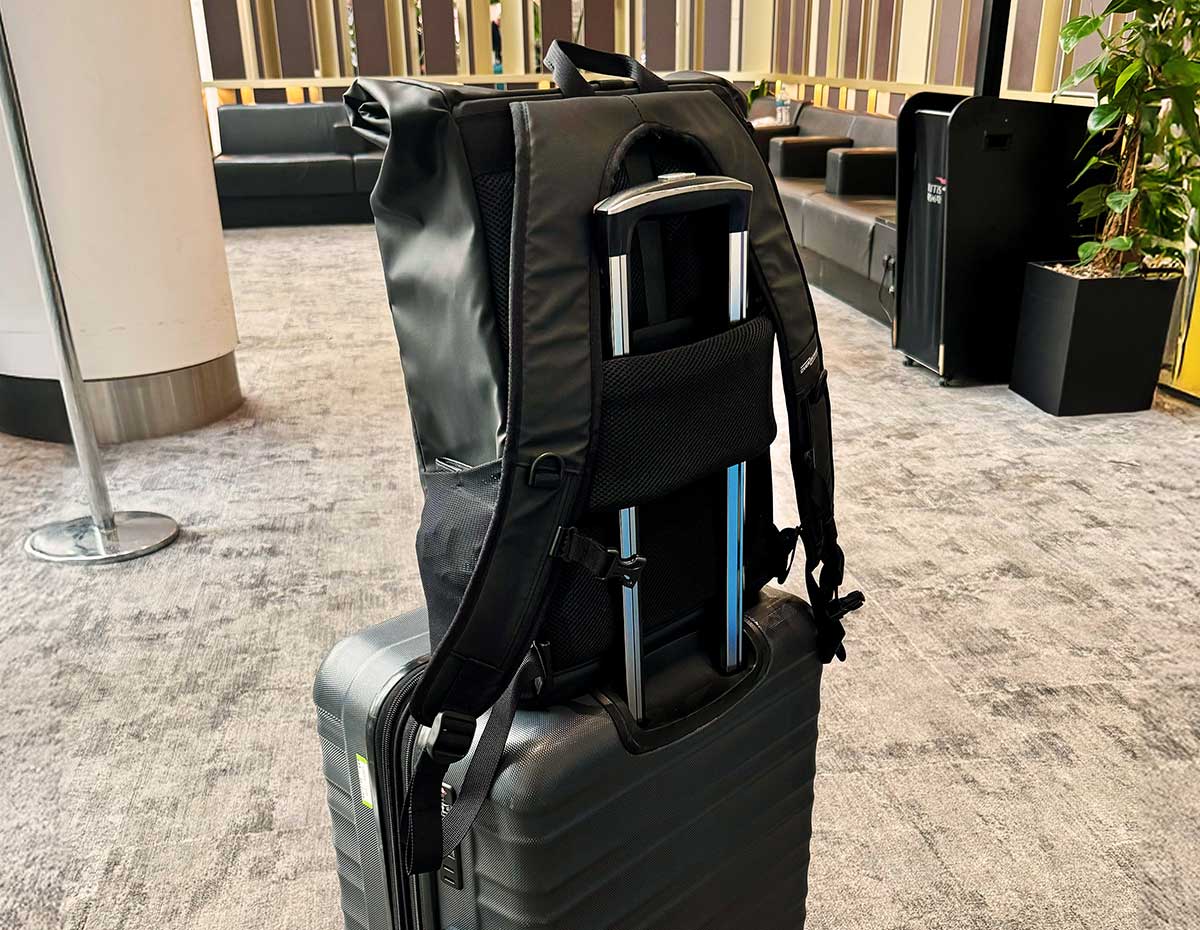 Urban Waterproof Backpack - 20 Litres - Image 10